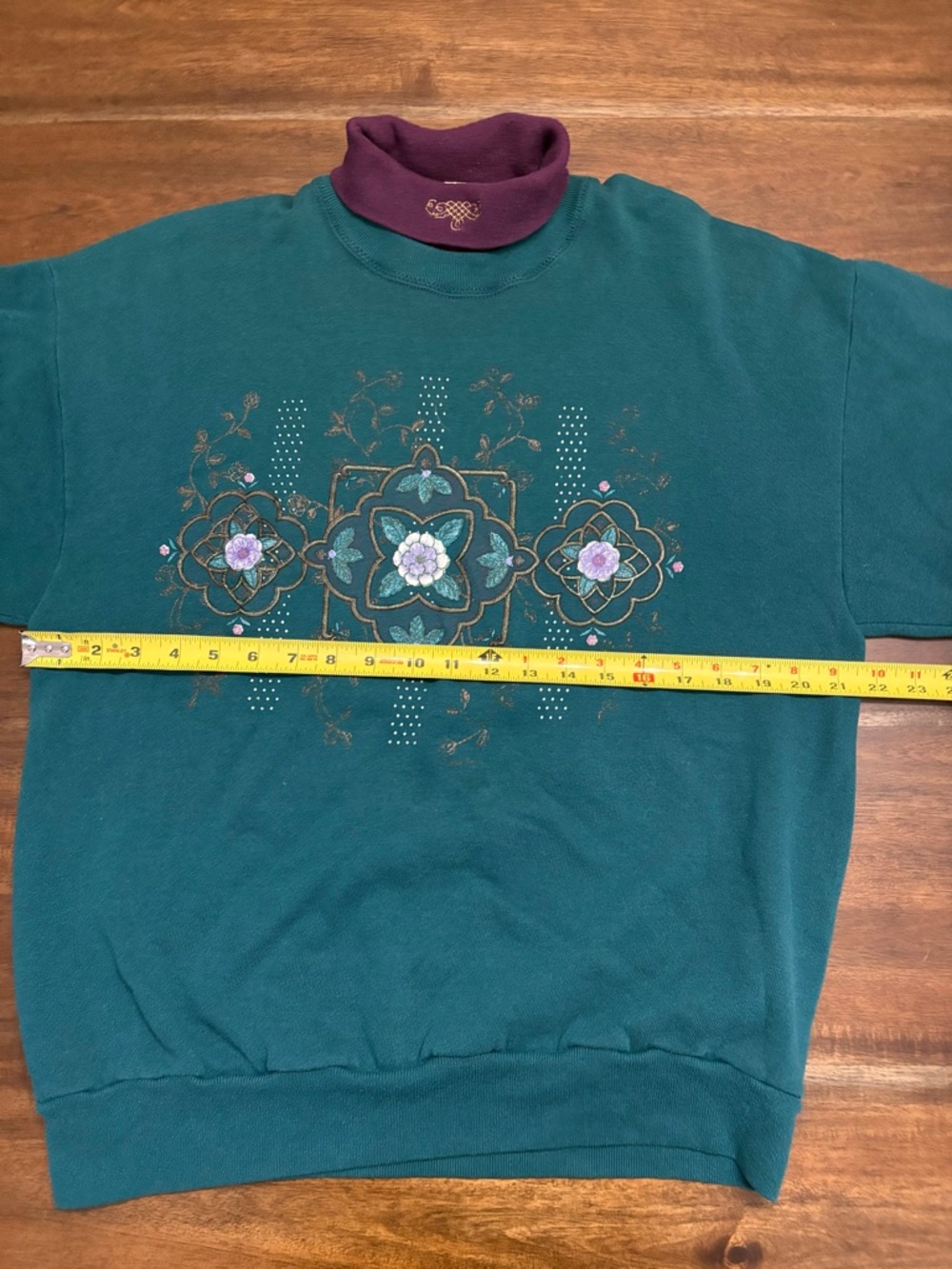 Vintage Floral Embroidered Crewneck Sweatshirt - Picture 3 of 8